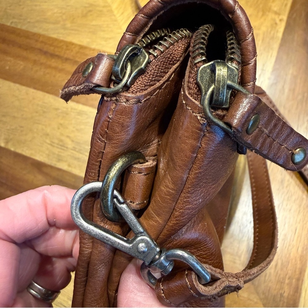 Kuta Vintage Chestnut Braided Leather Crossbody Bag - Picture 9 of 10